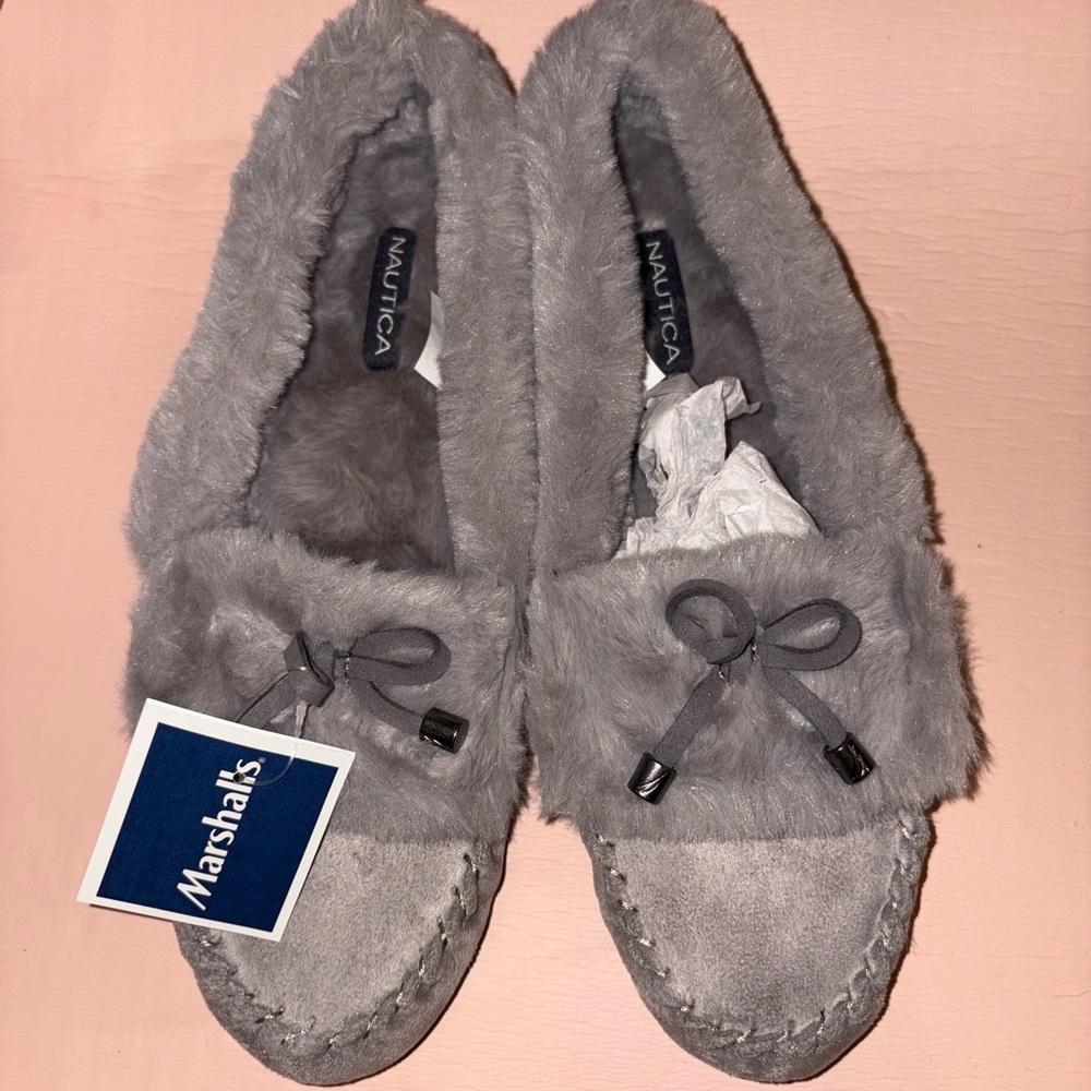 Nautica Women's Soft Gray Slippers